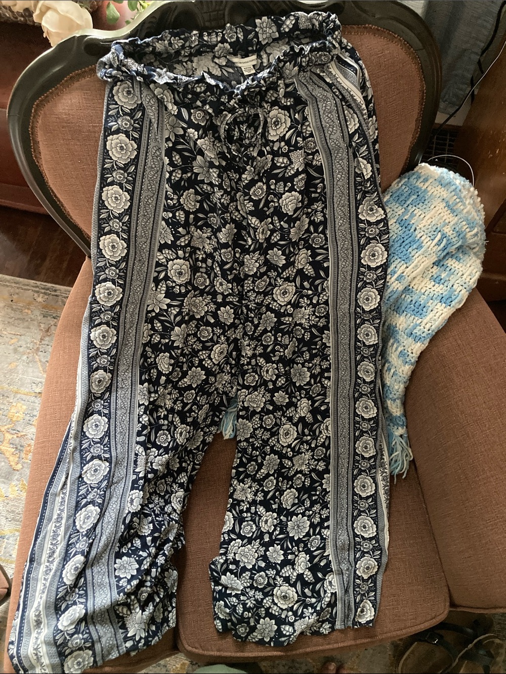 American Eagle Outfitters Navy and White Floral Wide Leg Pants